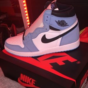 University blue jordan 1